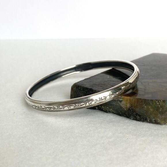 VTG Sterling Silver 925 Engraved Scroll Pattern 6MM Round Bangle Bracelet 8.25" - Picture 3 of 16